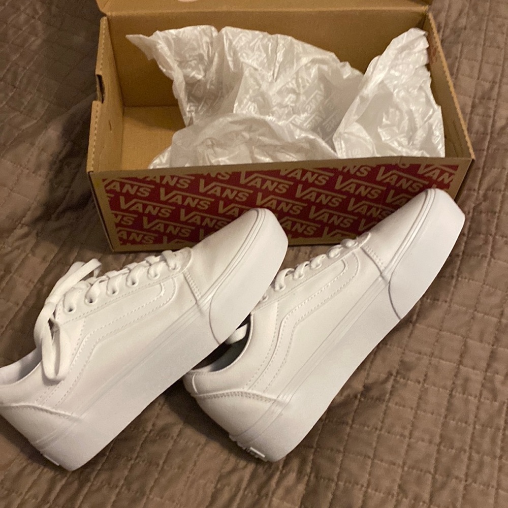 Women Vans Ward Platform Brand New Size 8